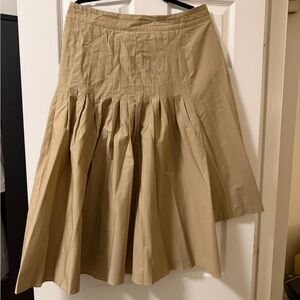 Banana Republic /  Tan Pleated Skirt